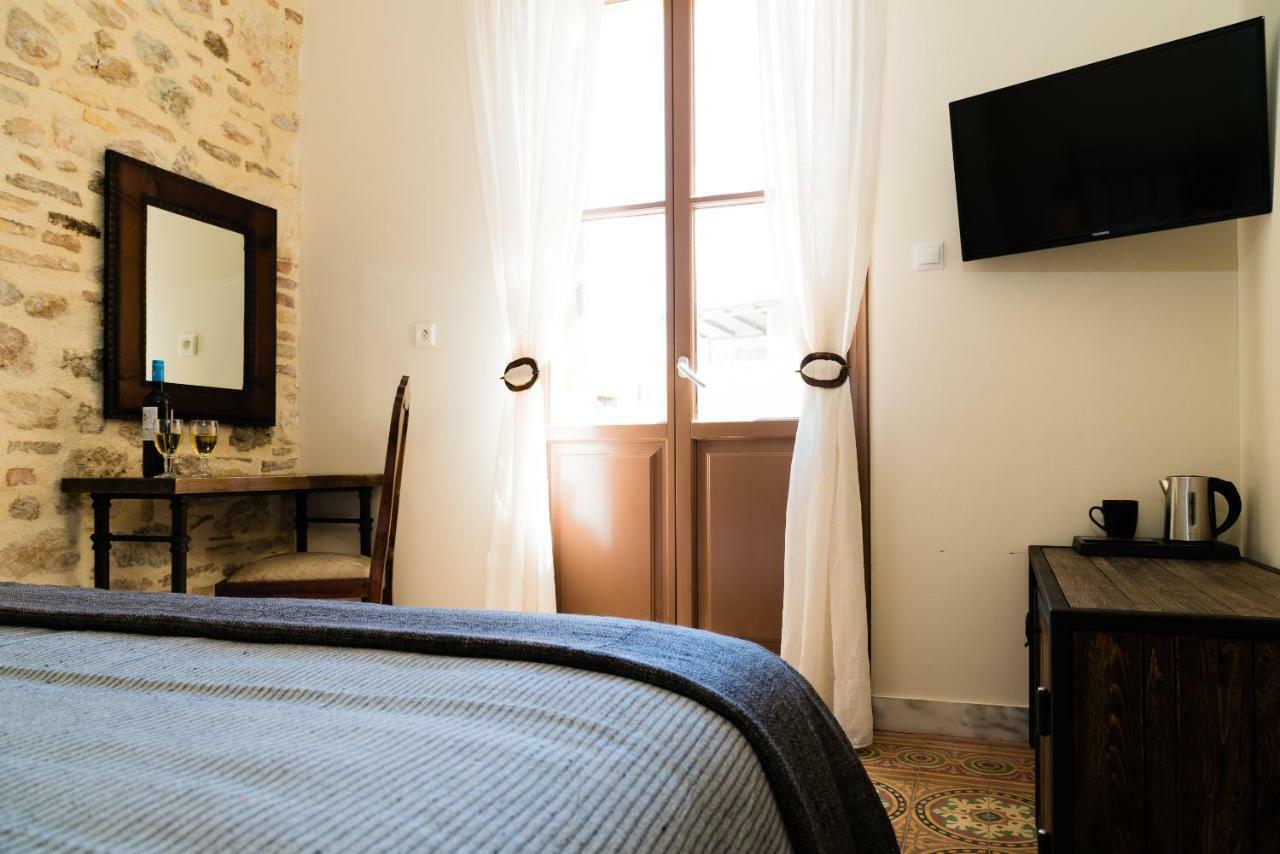 Ch Adrianou Suites Атина Екстериор снимка