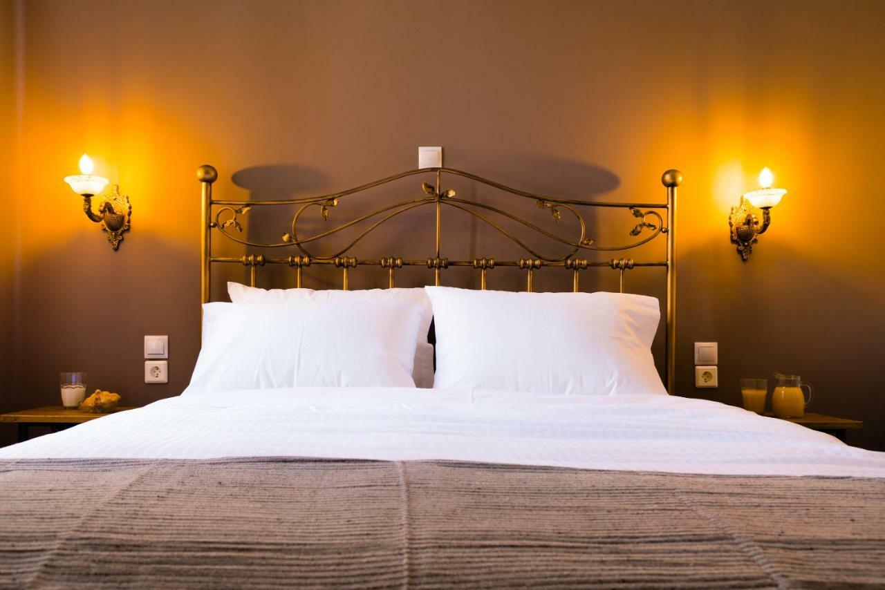 Ch Adrianou Suites Атина Екстериор снимка