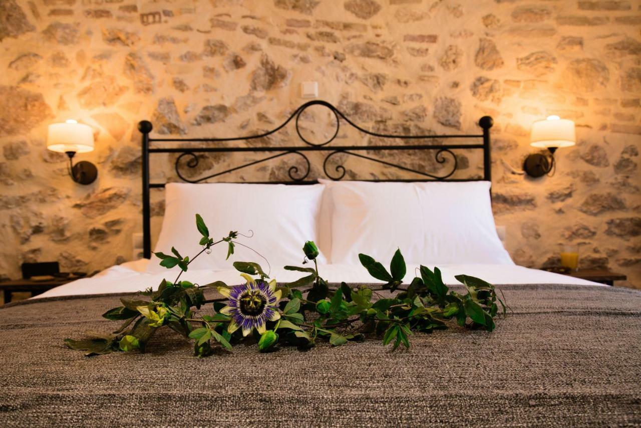 Ch Adrianou Suites Атина Екстериор снимка