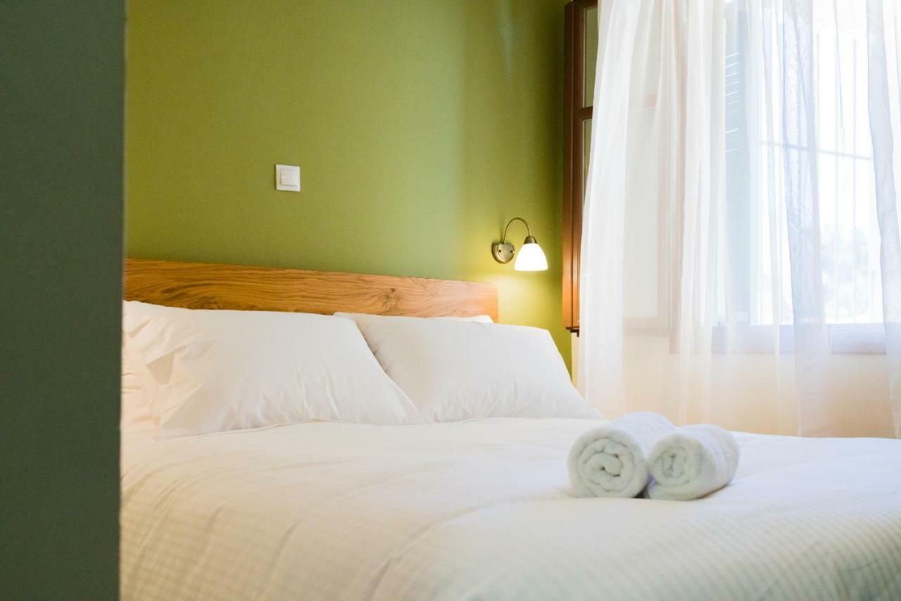 Ch Adrianou Suites Атина Екстериор снимка