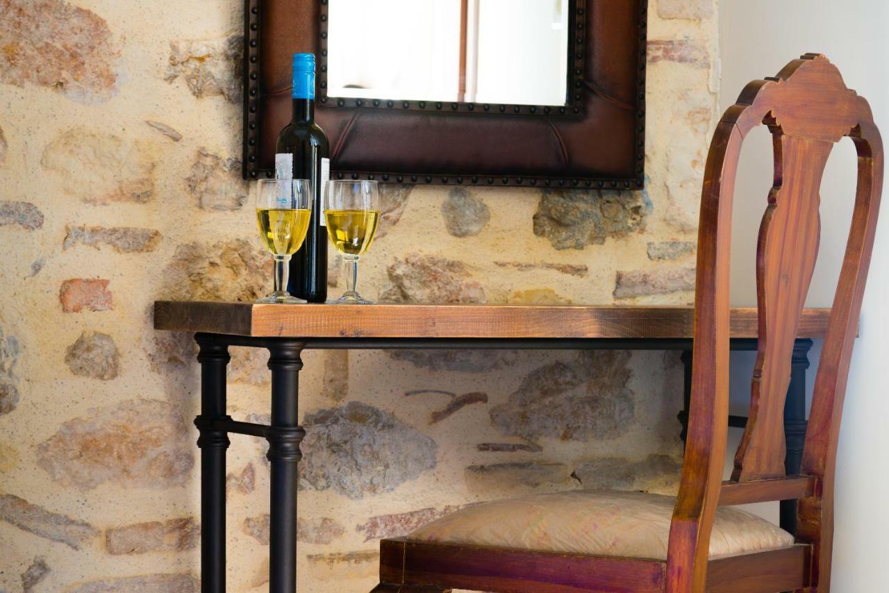 Ch Adrianou Suites Атина Екстериор снимка